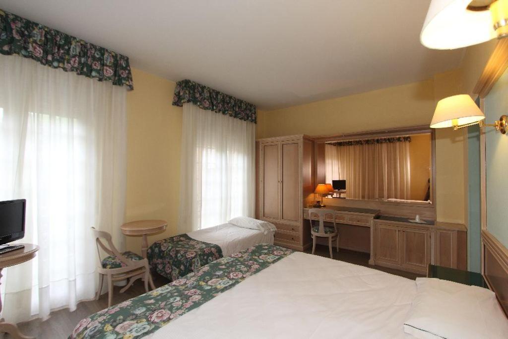 Park Hotel Reggio nell'Emilia Buitenkant foto